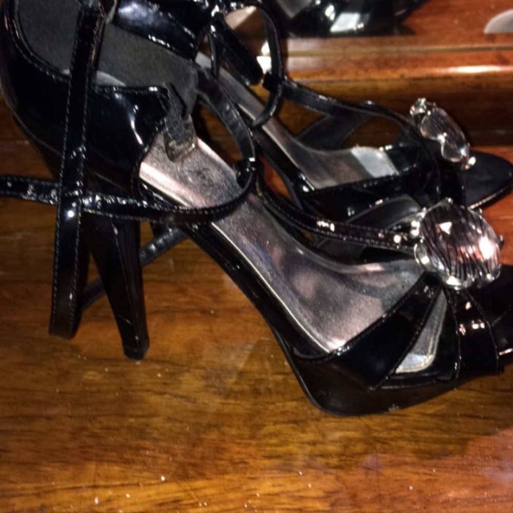 Heels - Picture 3 of 3